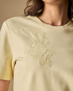 Camiseta con bordado floral manga corta - Amarillo