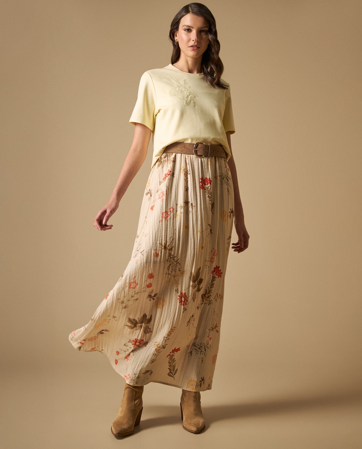 Camiseta con bordado floral manga corta - Amarillo