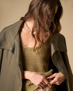Camiseta tejida off shoulder con detalles de brillo - Verde
