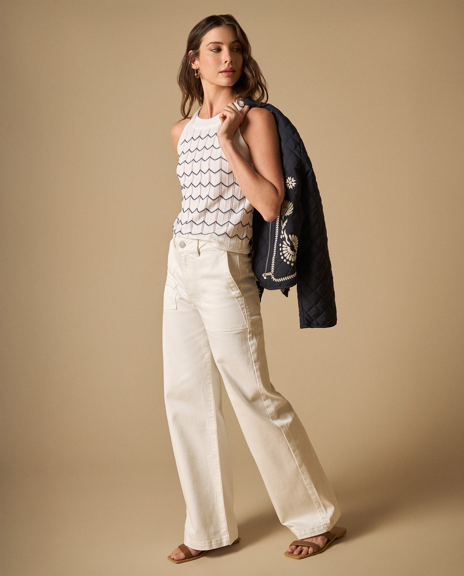 Camiseta tejida cuello halter off shoulder - Crudo