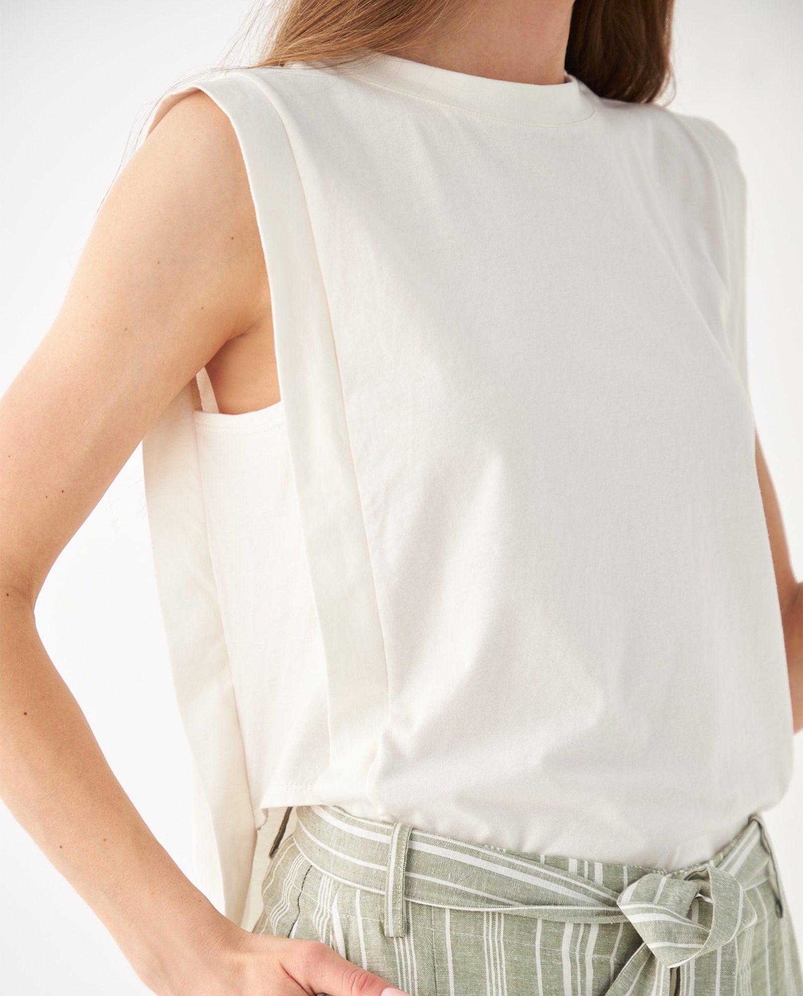 Camiseta manga sisa para mujer - Crudo 34_602F013_CRU110602_3