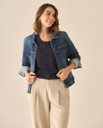 Camiseta con detalles desagujados y bordados en frente para mujer - Azul