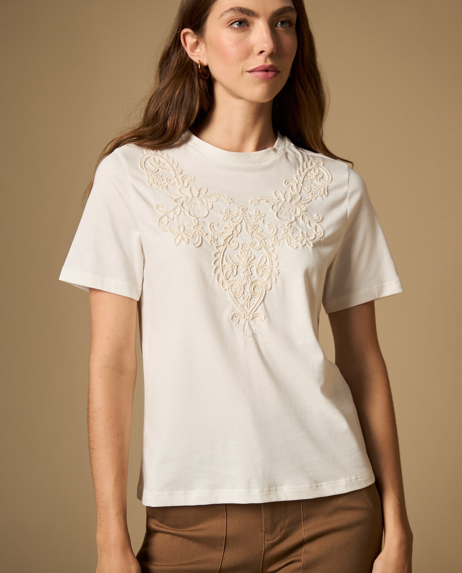 Camiseta manga corta con bordado floral - Blanco 34_602H006_BLA114202_0