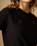 Camiseta manga corta con bordado floral - Negro