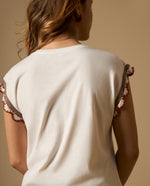 Camiseta manga corta con detalle tejido en bordes - Crudo