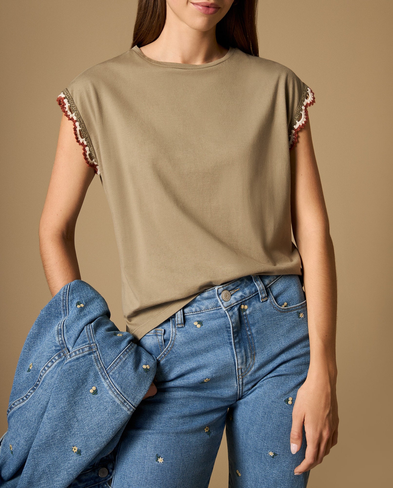 Camiseta manga corta con detalle tejido en bordes - Verde 34_602H202_VER170230_0