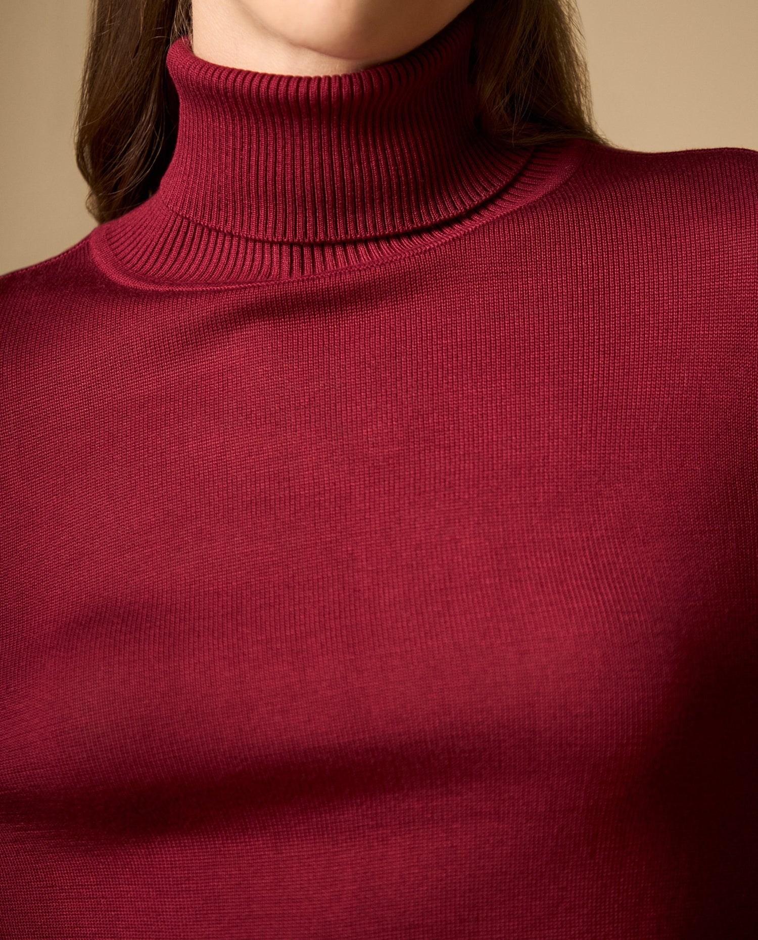 Camiseta cuello alto con detalle de botones en puños - Rojo