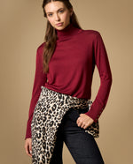 Camiseta cuello alto con detalle de botones en puños - Rojo