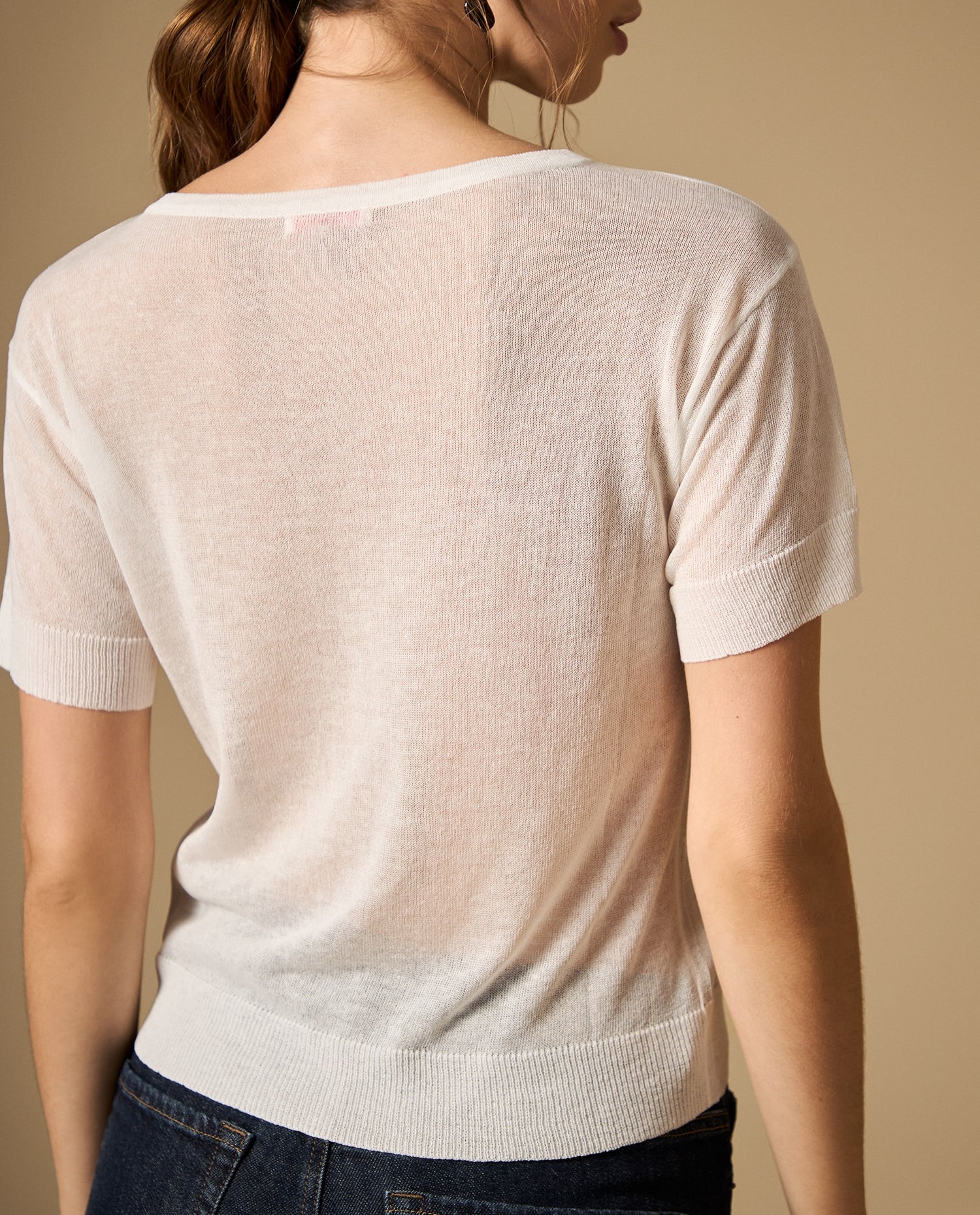 Camiseta de punto ligera con cuello en V - Crudo