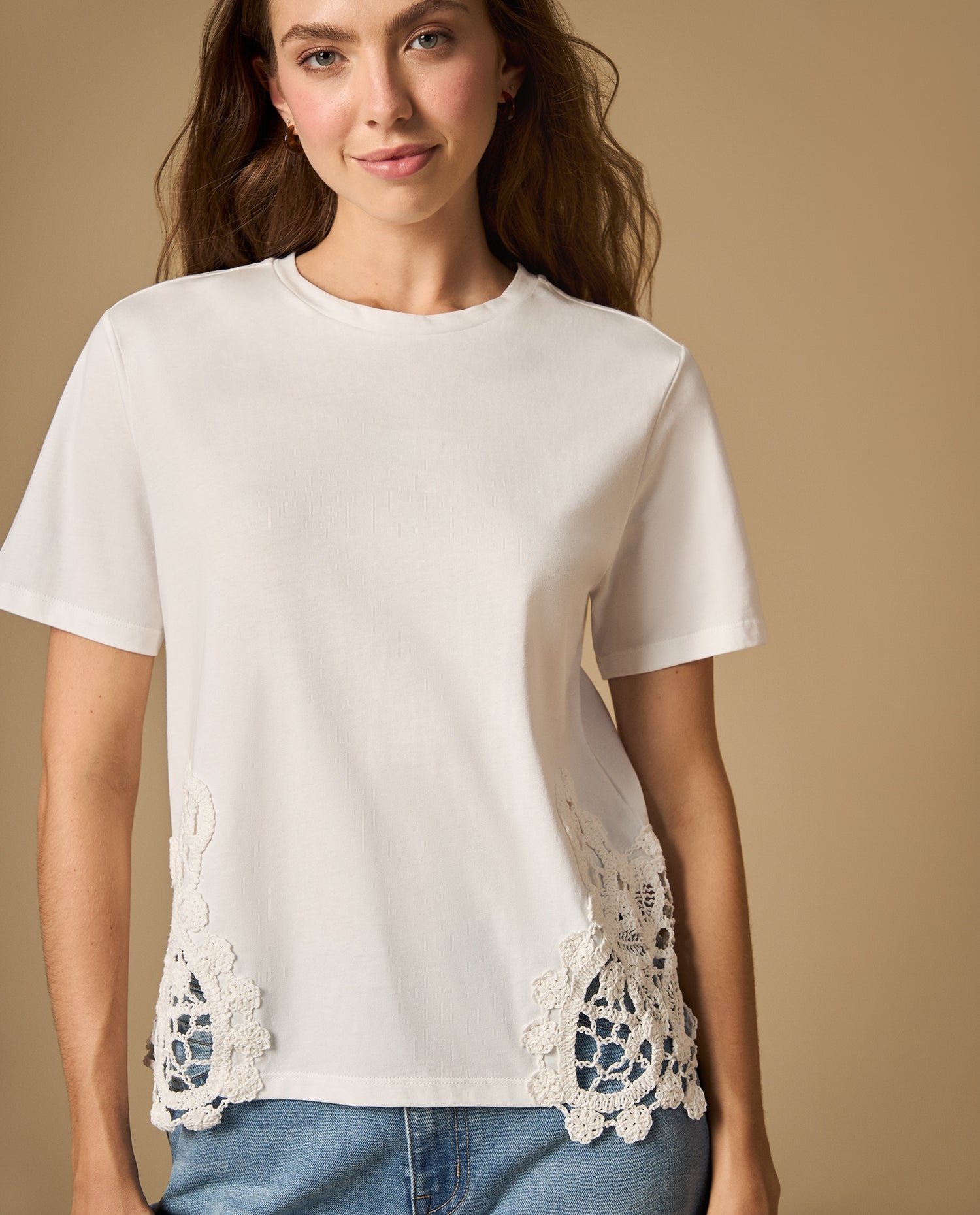 Camiseta cuello redondo con detalle de tejido floral - Blanco