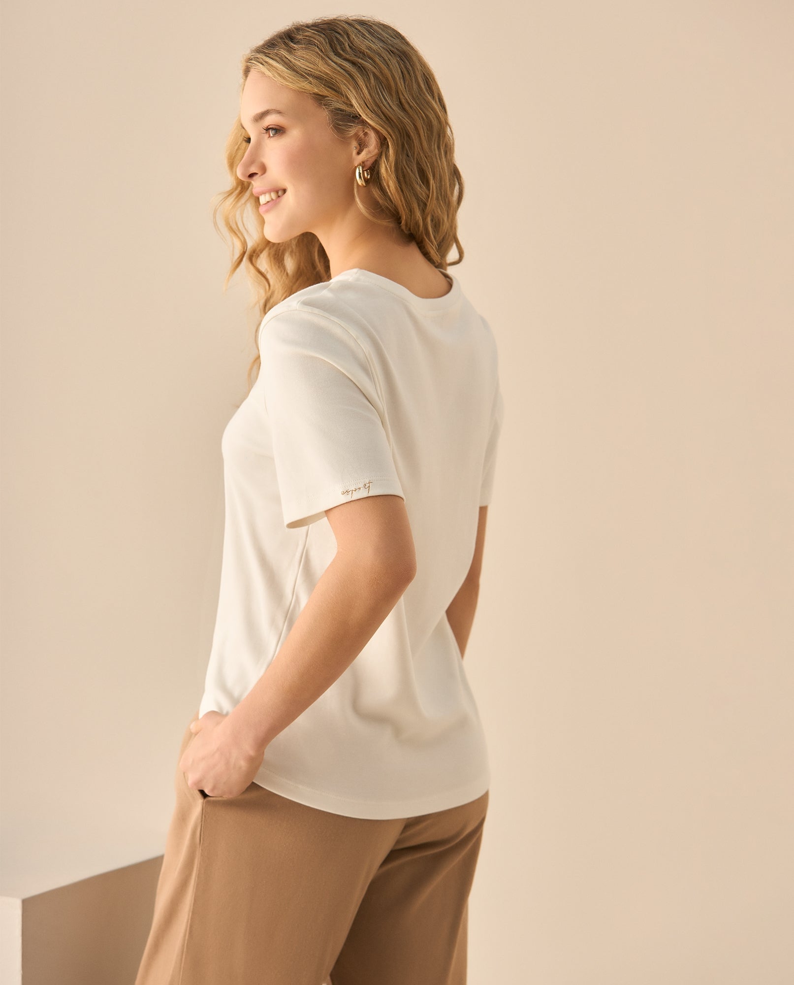 Camiseta basica con detalles bordados al frente para mujer - Blanco 34_603G010_BLA114202_5