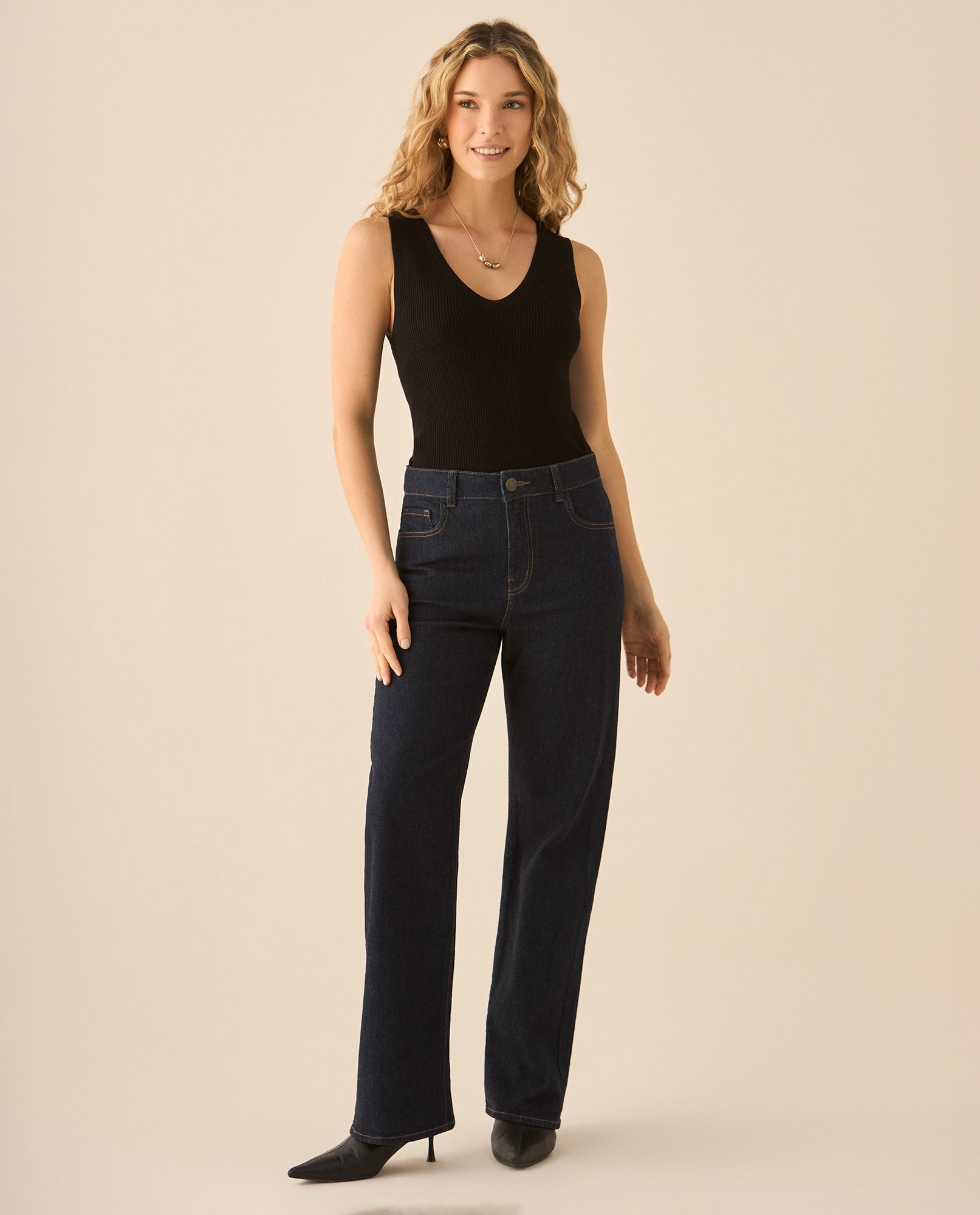 Camiseta tejida con escote en v para mujer - Negro 34_603G200_NEG193909_5