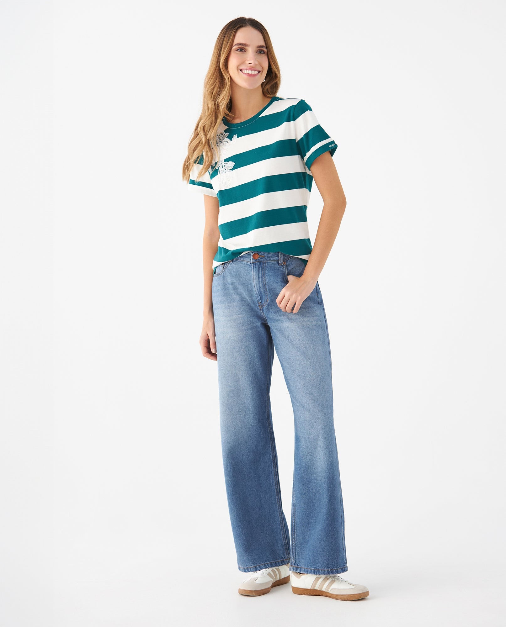 Camiseta con aplique bordado para mujer - Verde 34_609F018_VER195621_5