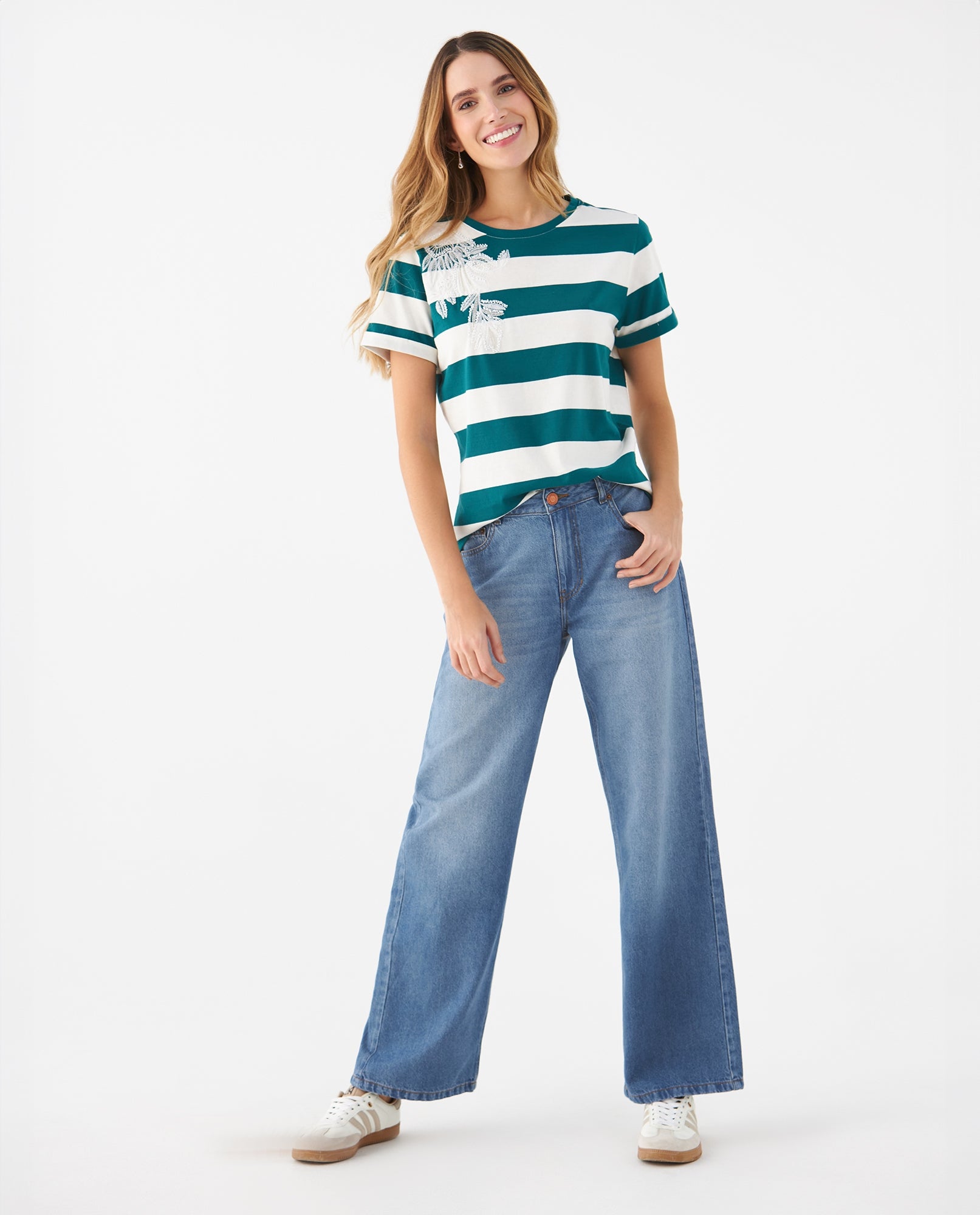 Camiseta con aplique bordado para mujer - Verde 34_609F018_VER195621_6