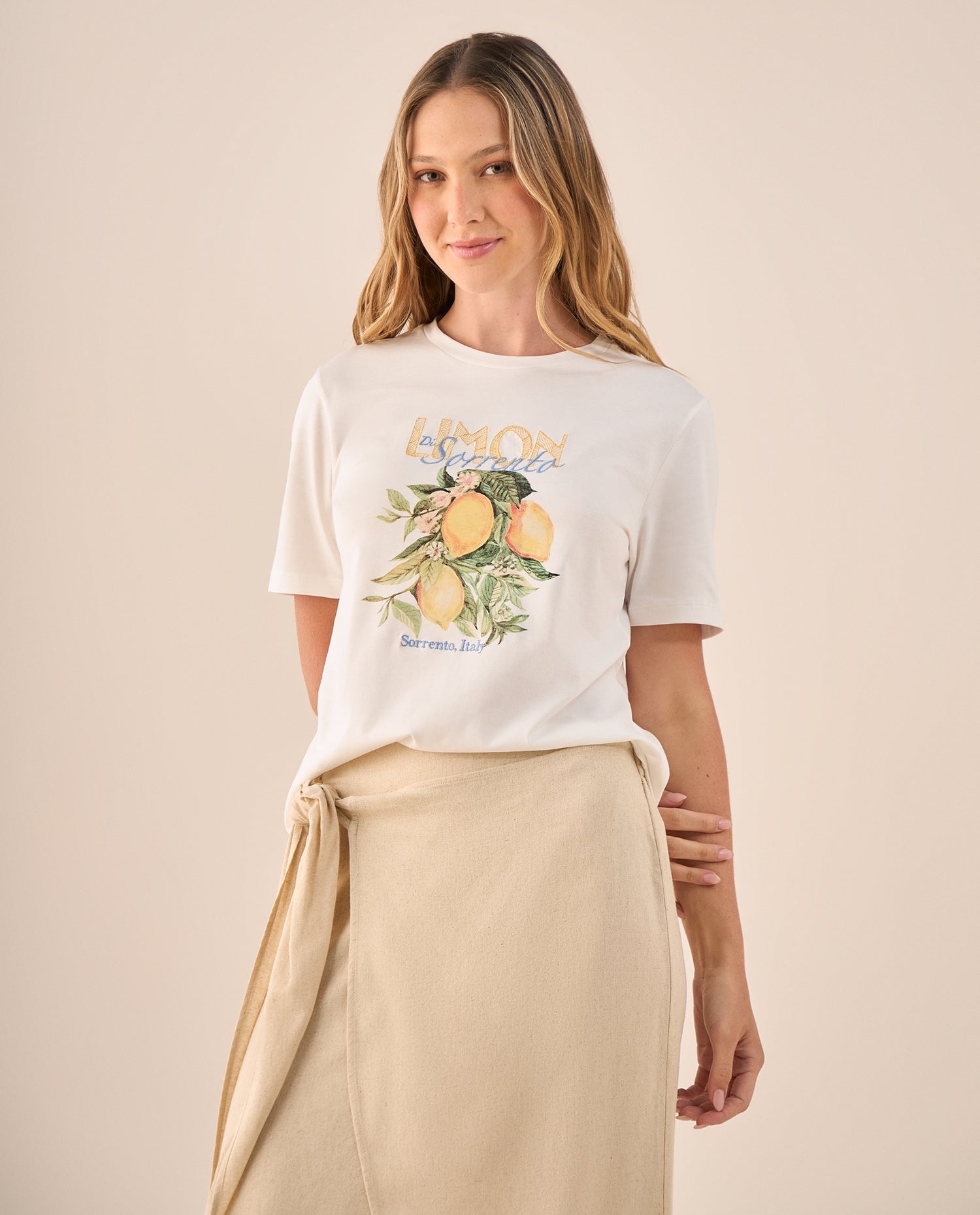 Camiseta Naranja con Estampado Sicily Market - Blanco