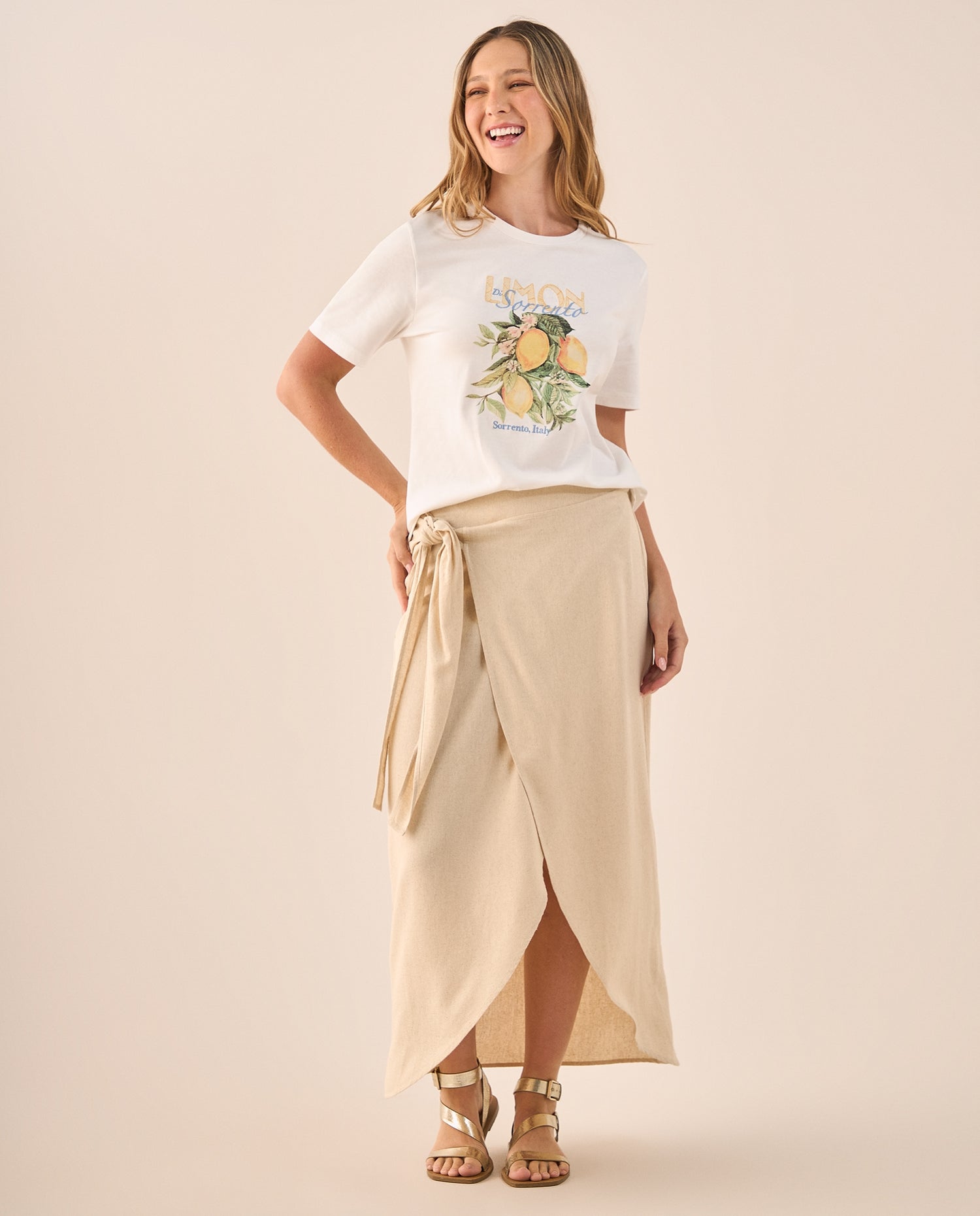 Camiseta Naranja con Estampado Sicily Market - Blanco