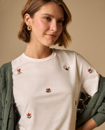 Camiseta Blanca con Bordados Florales - Crudo
