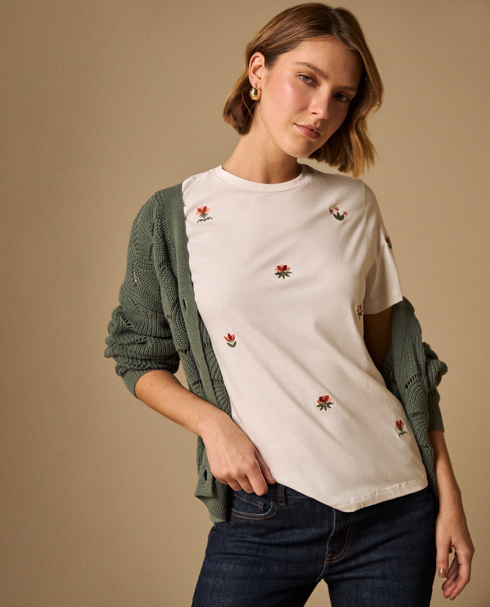 Camiseta Blanca con Bordados Florales - Crudo 34_609G016_CRU114201_4