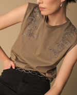 Camiseta con Bordados Paisley - Verde