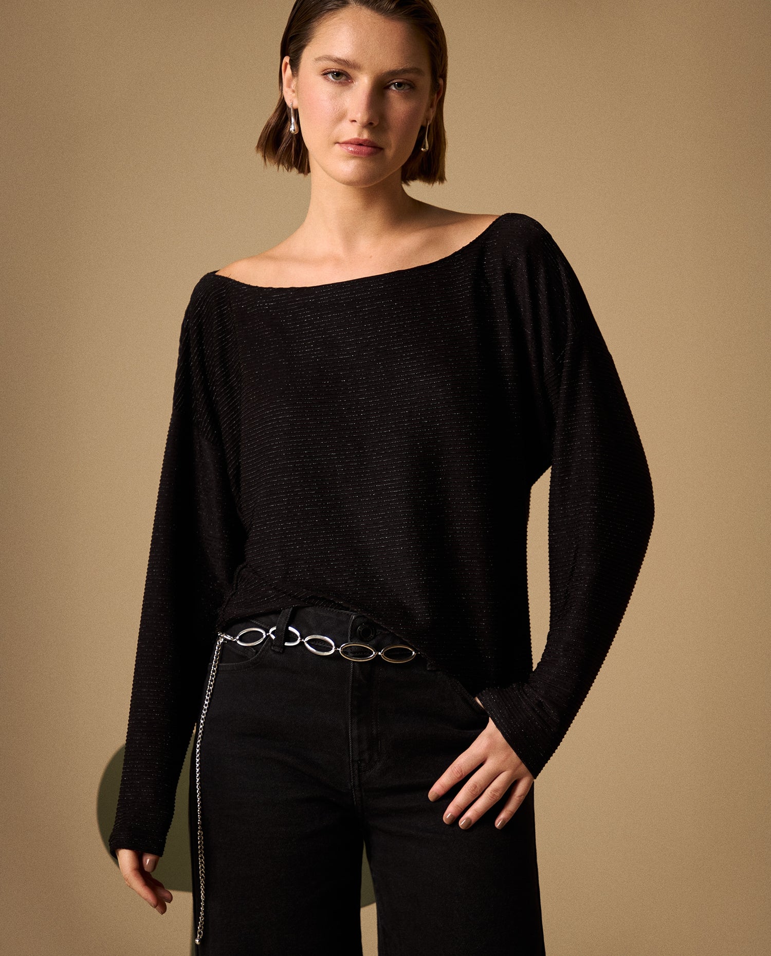 Camiseta Negra con Lurex Off-Shoulder - Negro