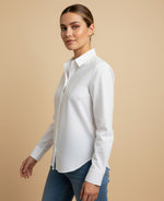 Camisa con flores bordadas para mujer - Crudo