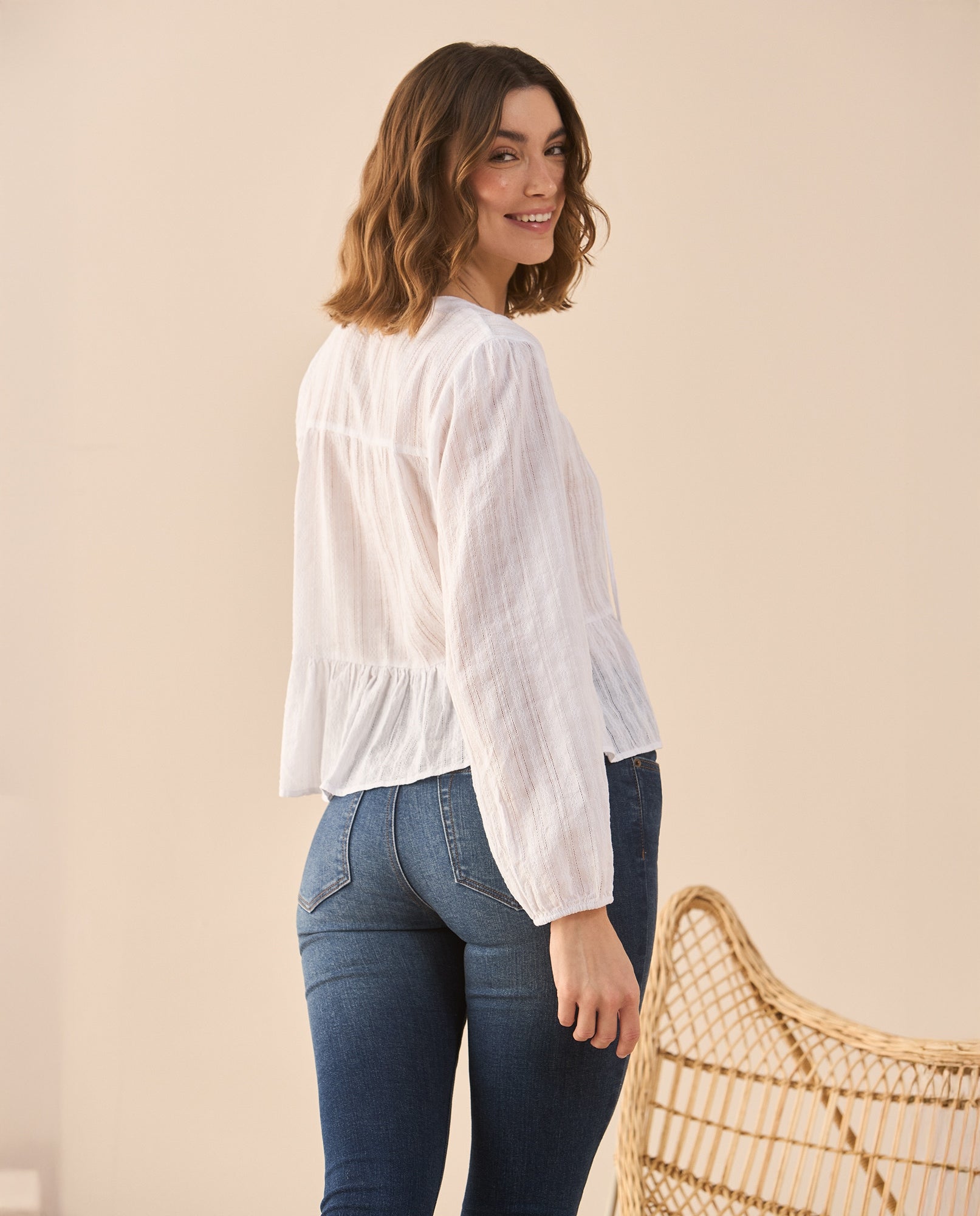 Camisa con escote en V para mujer - Beige 34_611G020_BEI161310_4