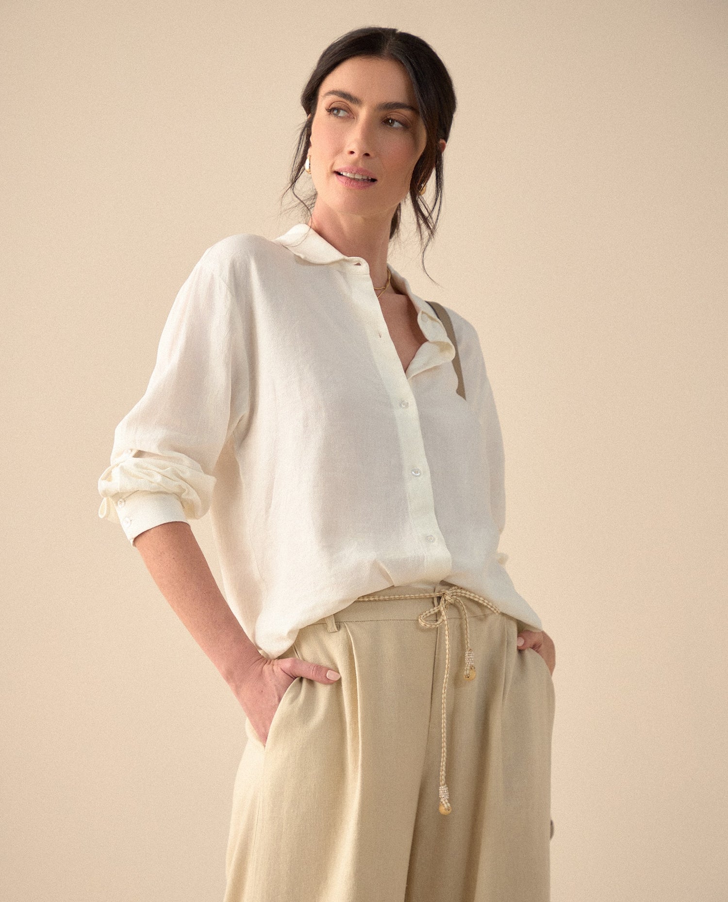 Camisa de cuello clásico para mujer - Crudo