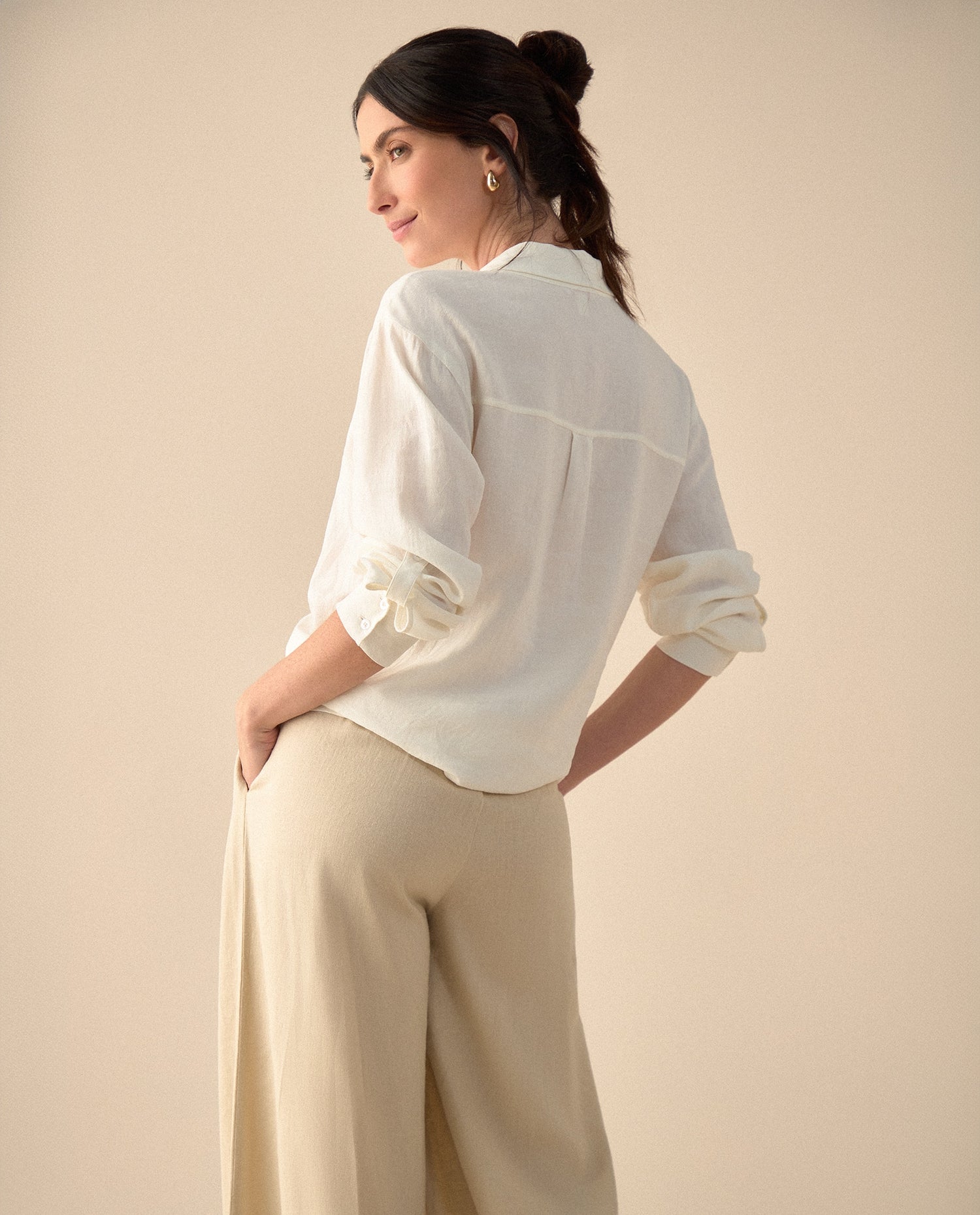 Camisa de cuello clásico para mujer - Crudo