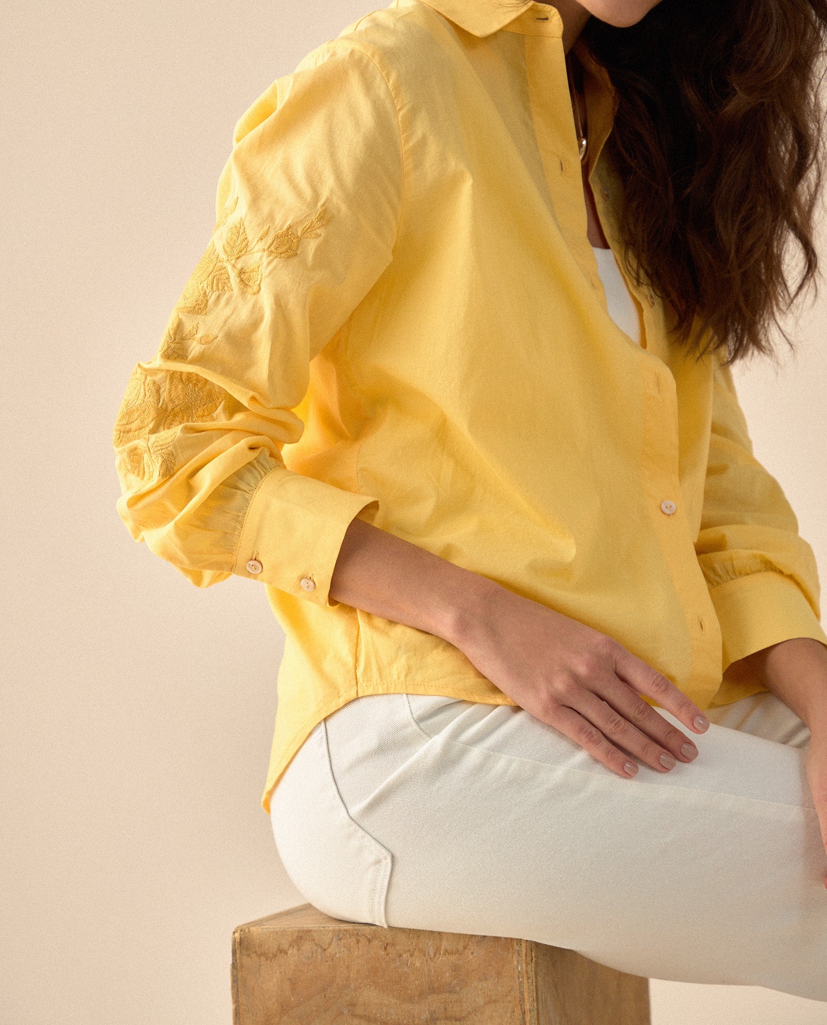 Camisa con bordado a tono para mujer - Amarillo 34_611G029_AMA130932_3
