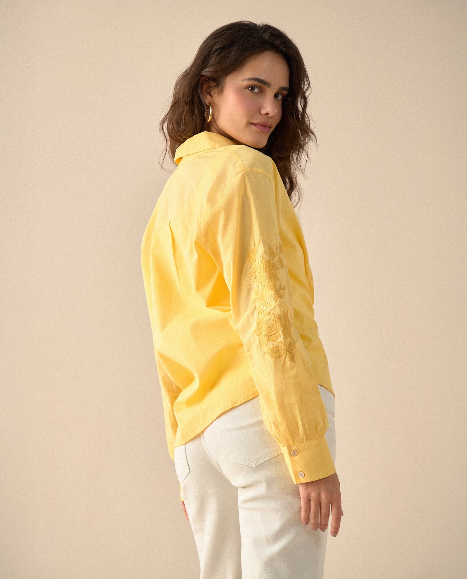 Camisa con bordado a tono para mujer - Amarillo