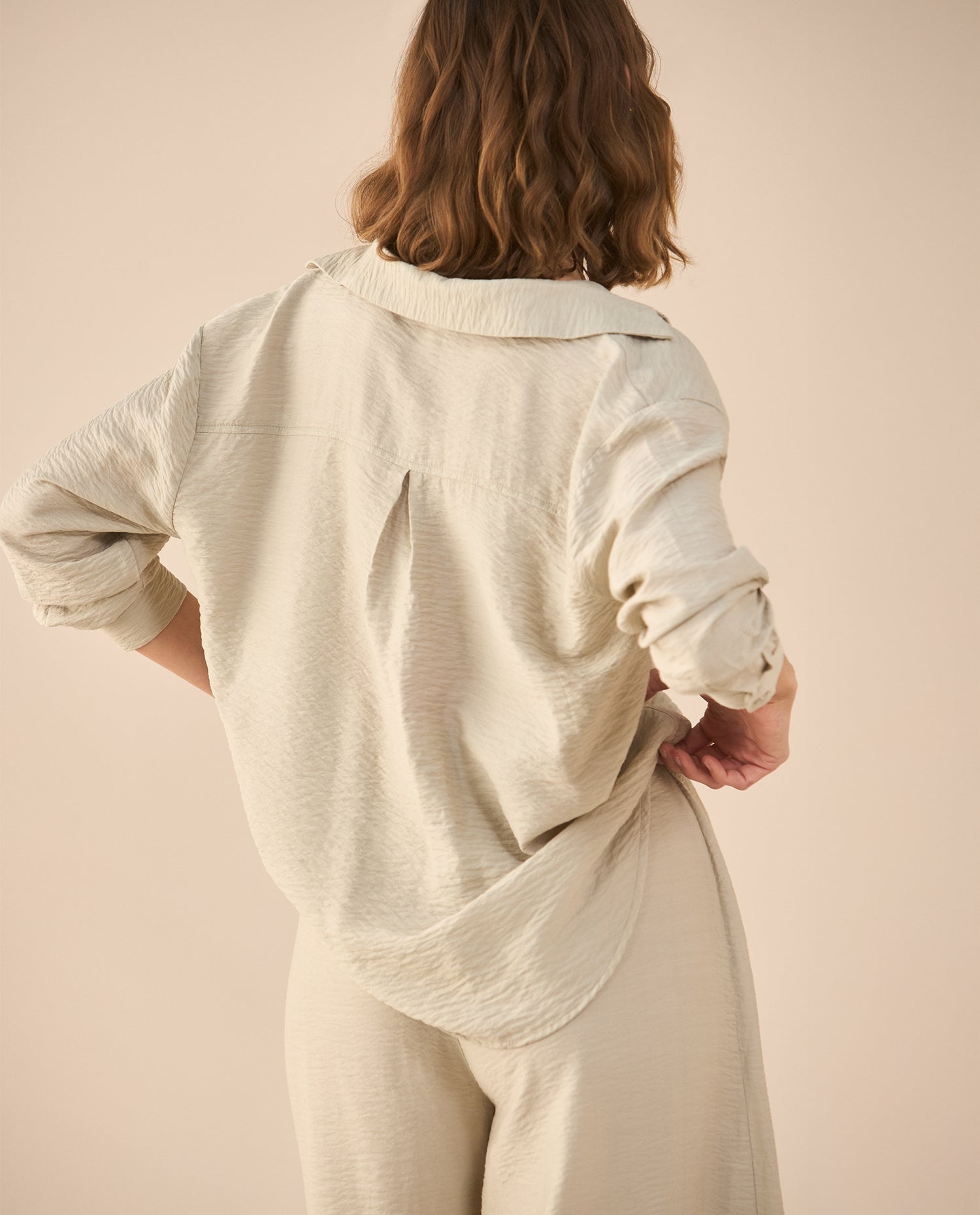Camisa clásica manga larga para mujer - Beige