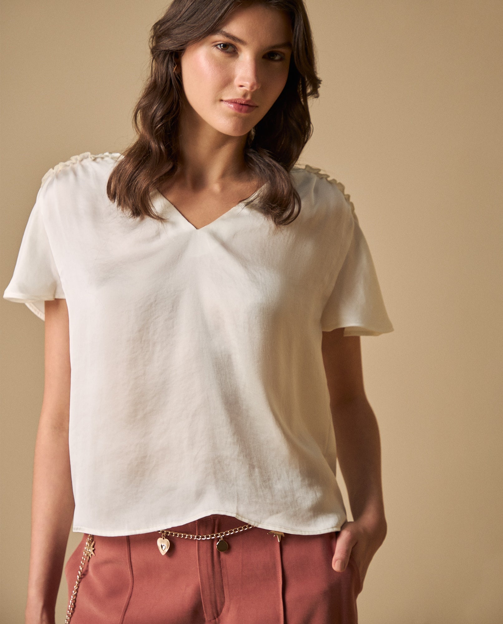 Camisa manga corta cuello en V con detalle fruncido - Blanco 34_611H003_BLA114202_0