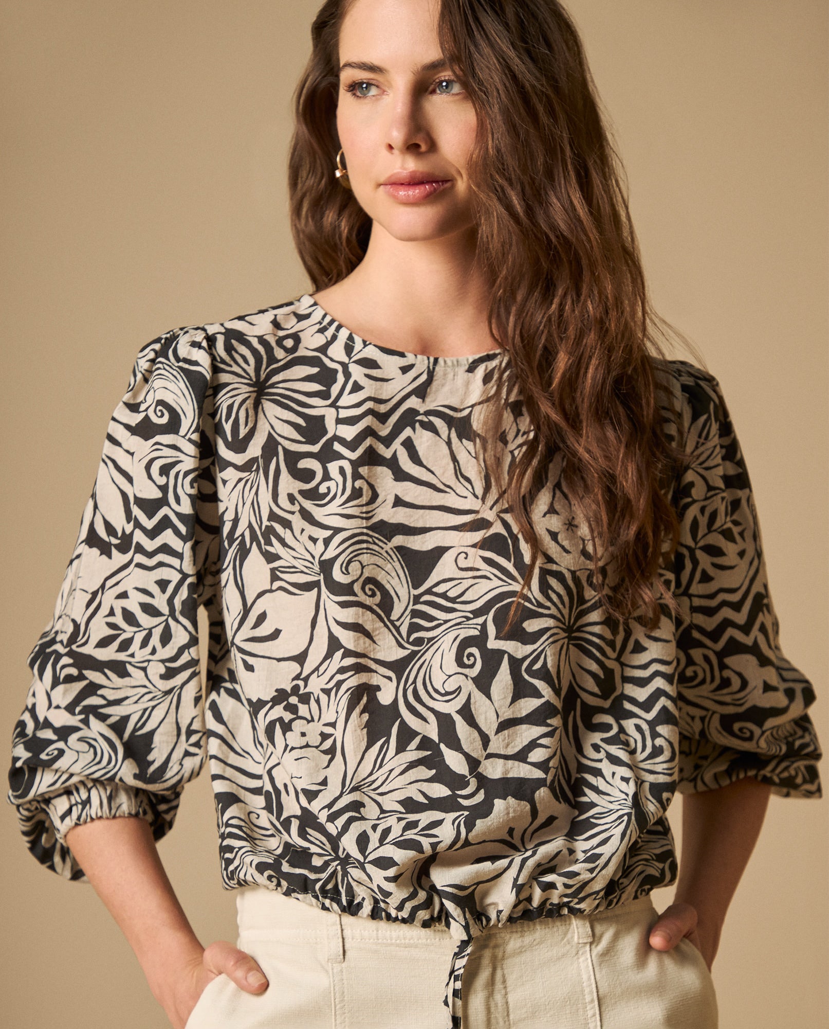 Camisa manga sisa cuello redondo caída fluida - Crudo 34_611H006_CRU130905_4