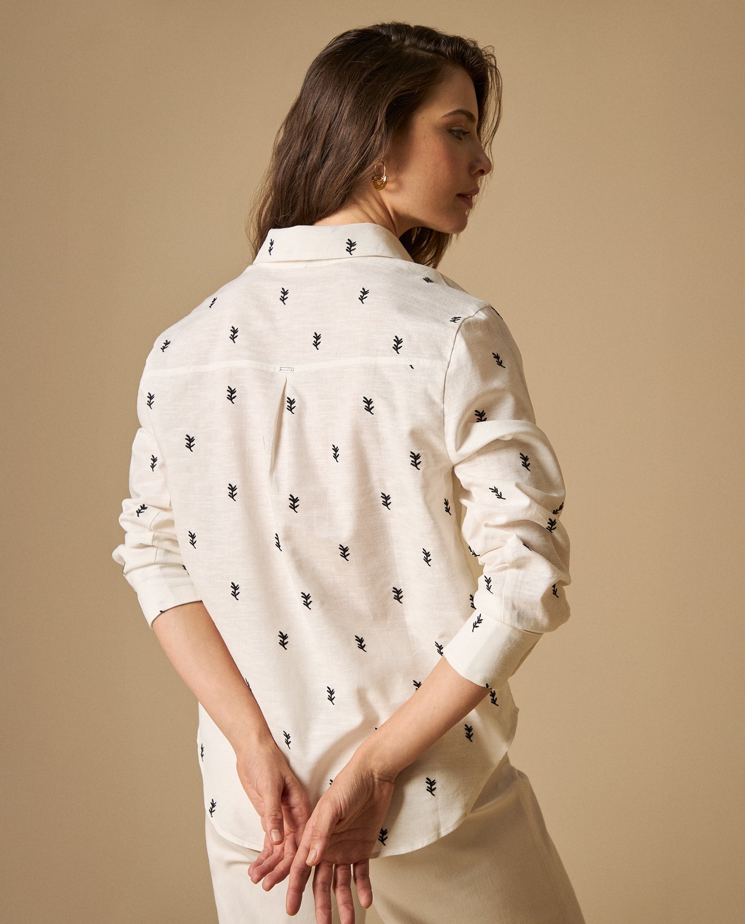 Camisa bordada cuello camisero manga 3/4 - Crudo