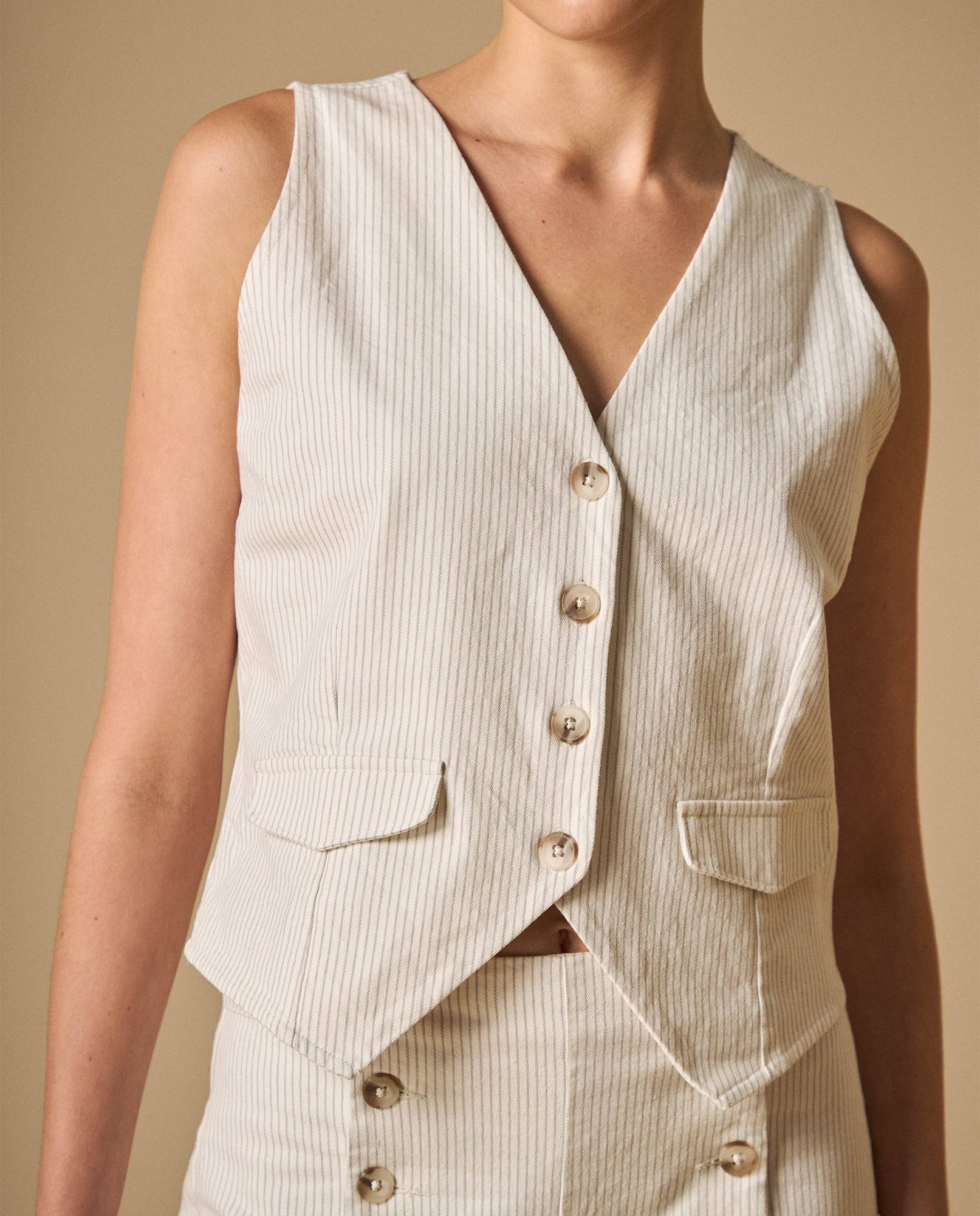 Camisa manga sisa cuello en V - Blanco 34_611H012_BLA114800_3