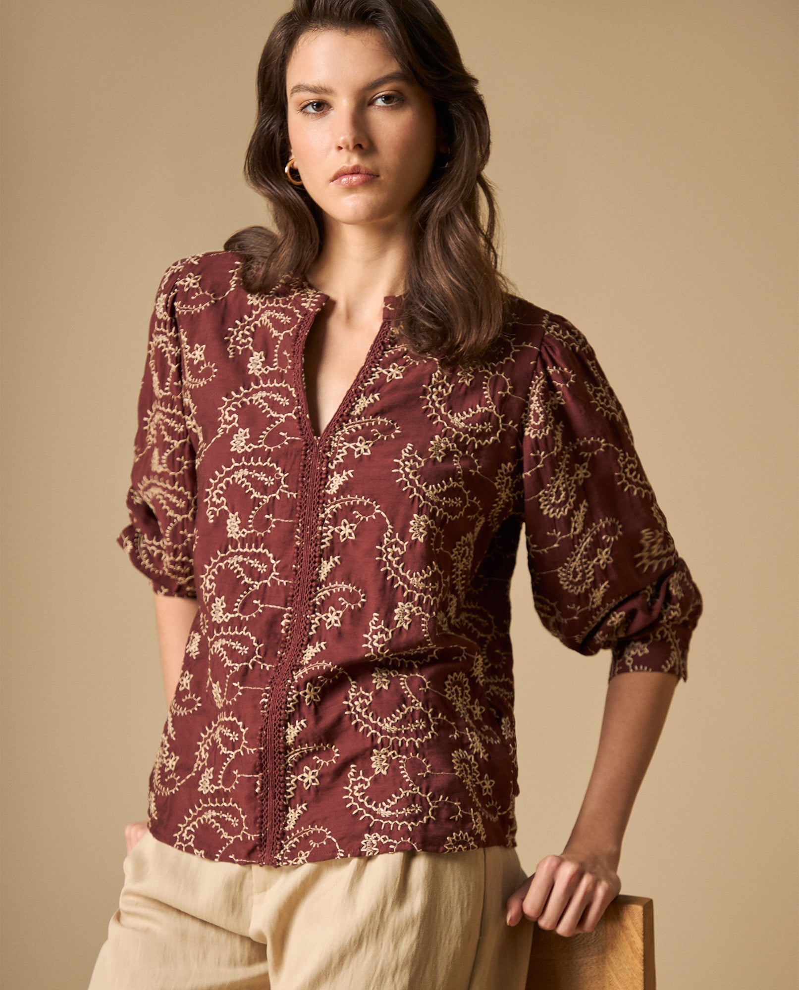 Camisa manga larga cuello en V silueta fluida - Cafe 34_611H027_CAF191327_5