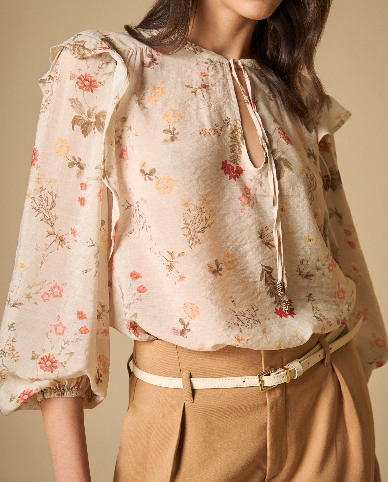 Camisa manga larga con volantes y amarre en escote - Blanco