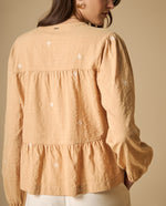 Camisa bordada manga larga cuello en V - Beige