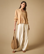 Camisa bordada manga larga cuello en V - Beige