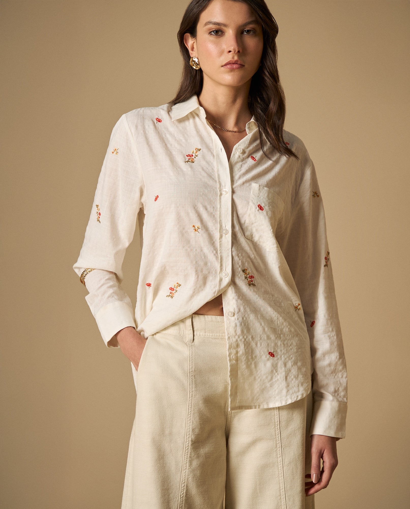 Camisa bordada manga larga cuello camisero - Blanco 34_611H048_BLA114202_0