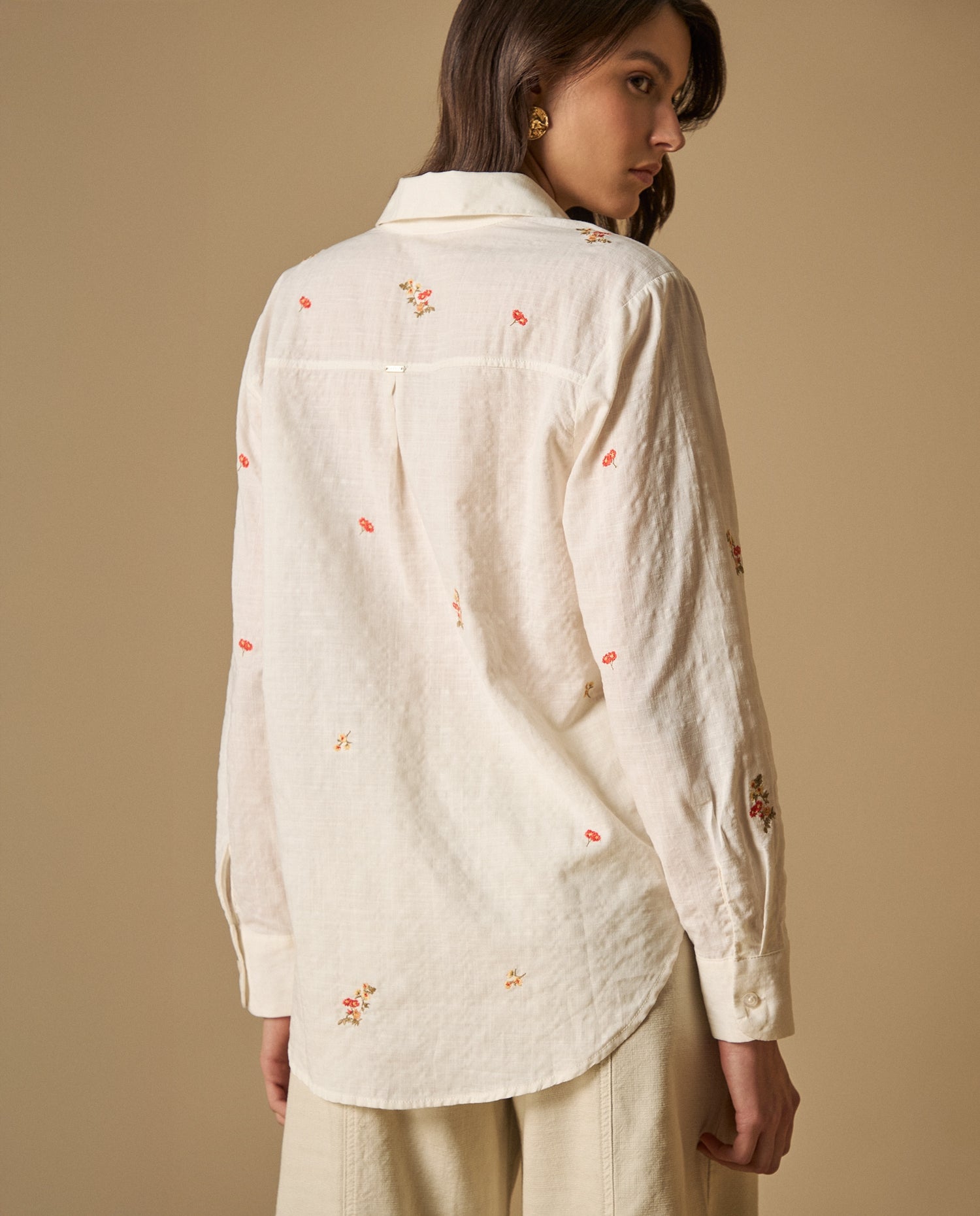 Camisa bordada manga larga cuello camisero - Blanco