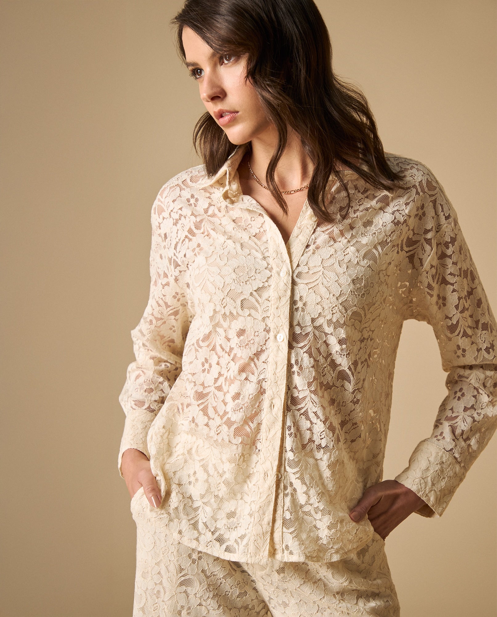 Camisa cuello redondo manga sisa - Crudo 34_611H216_CRU110110_0