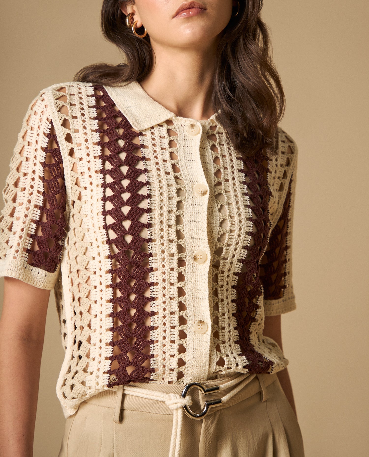 Camisa manga corta de tejido con textura y cuello camisero - Crudo