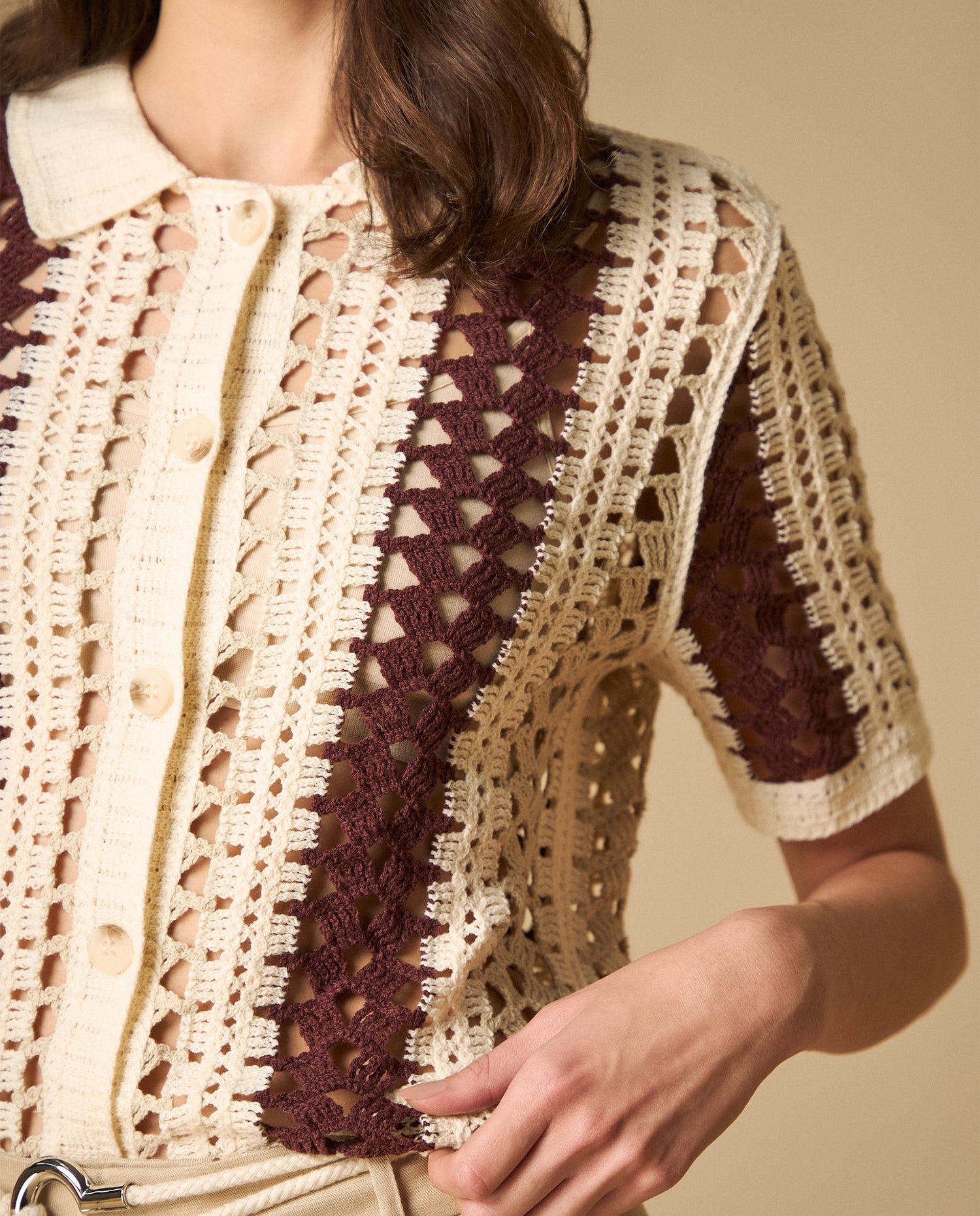 Camisa manga corta de tejido con textura y cuello camisero - Crudo