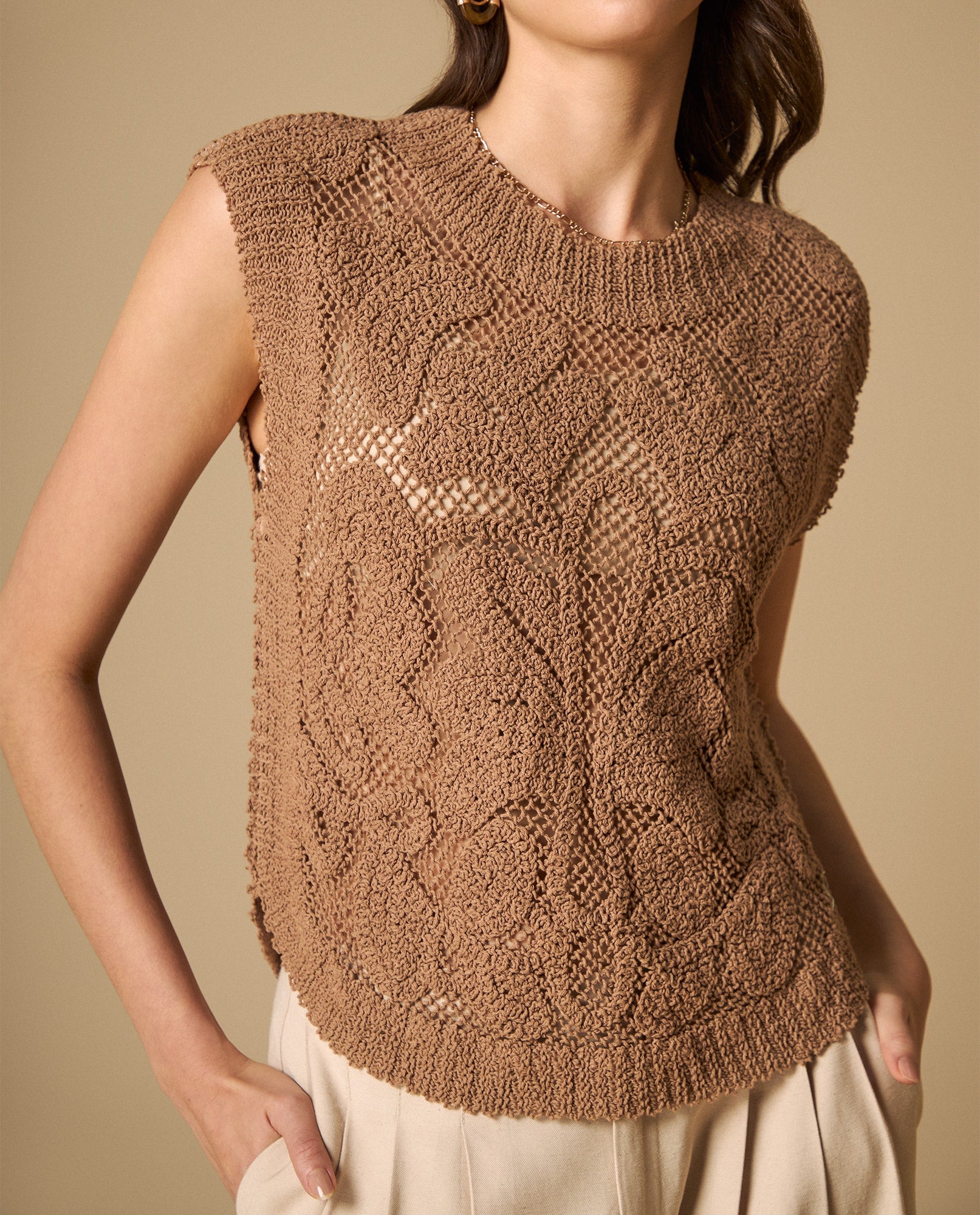 Camisa de tejido con textura manga sisa cuello redondo - Café 34_611H238_CAF181238_0