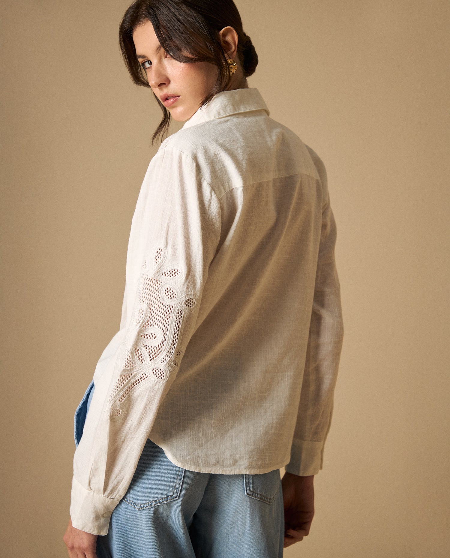 Camisa manga sisa con bordado y textura - Crudo