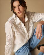 Camisa manga sisa con bordado y textura - Crudo