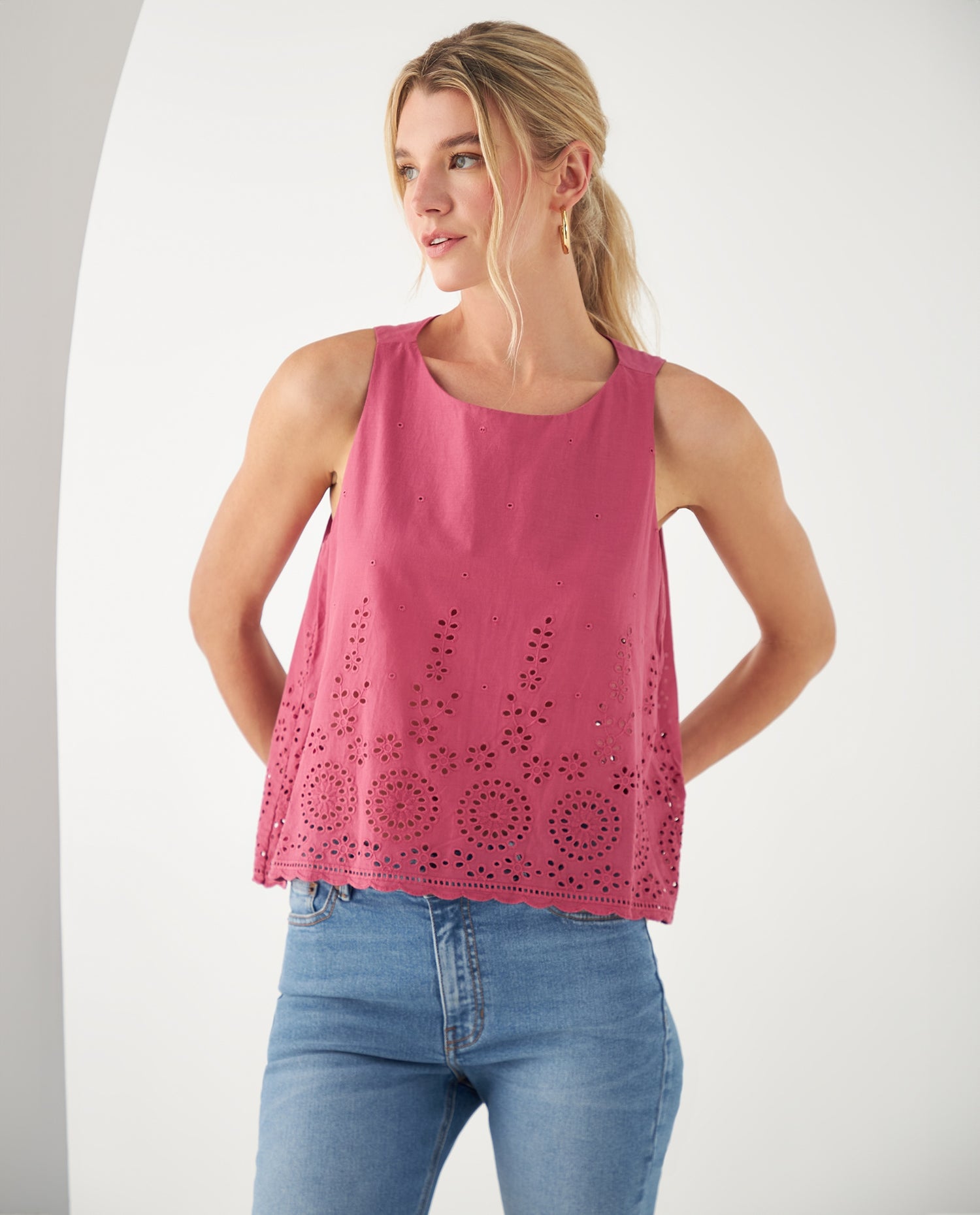 Camisa con detalles desagujados para mujer - Rosa
