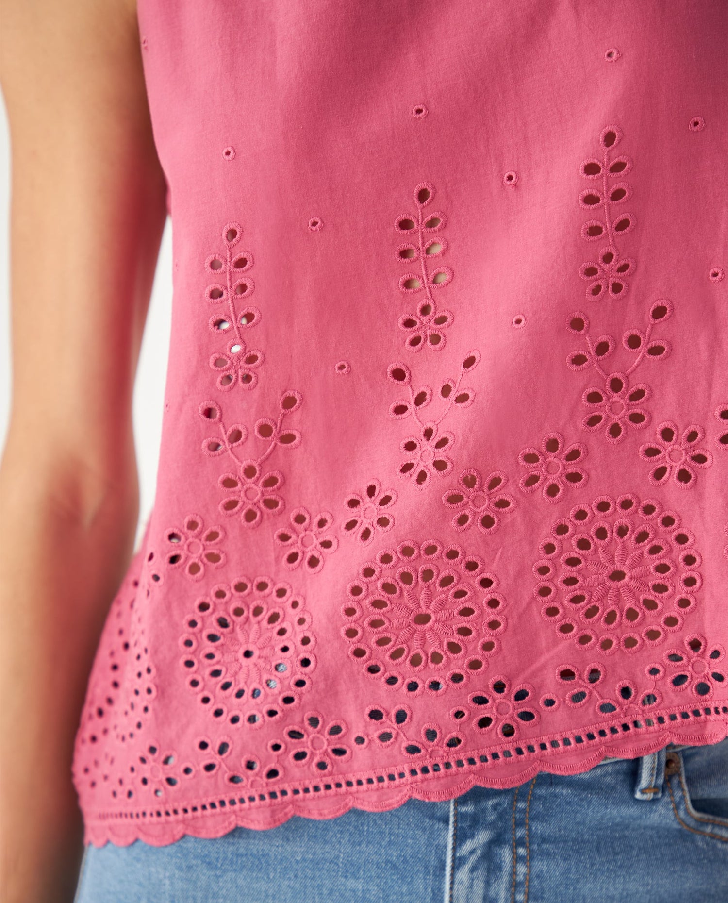 Camisa con detalles desagujados para mujer - Rosa