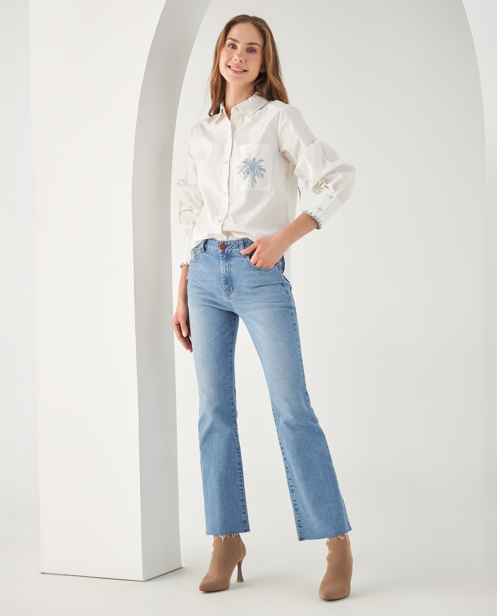 Camisa con apliques bordados para mujer - Crudo 34_612F032_CRU110602_5